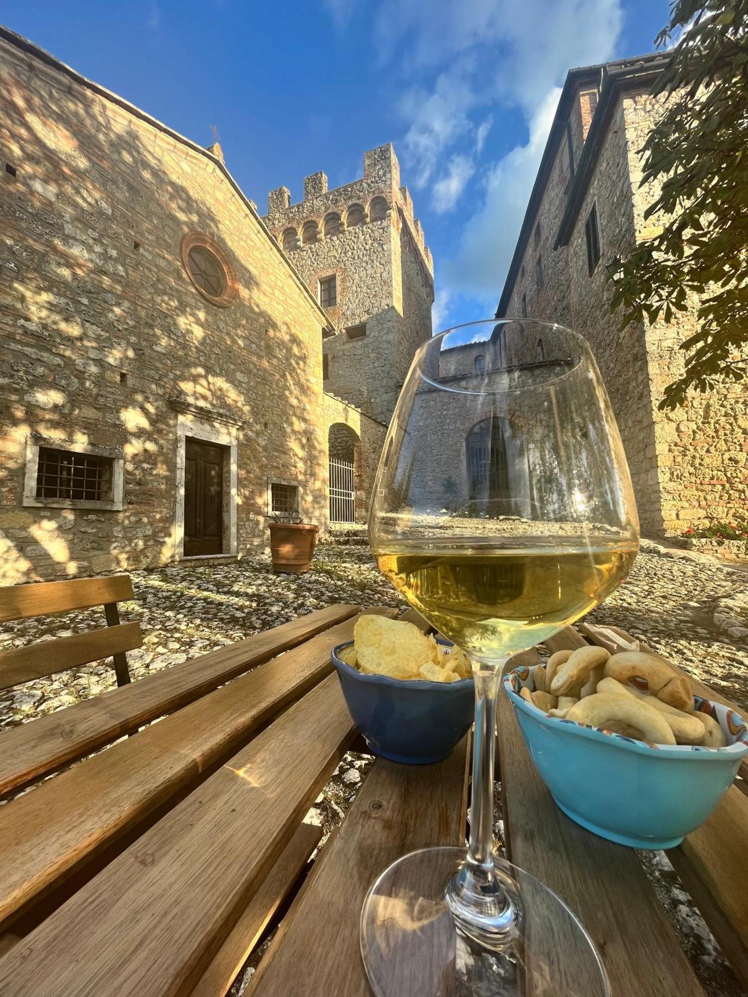 Castel Pietraio Villa Monteriggioni Bagian luar foto